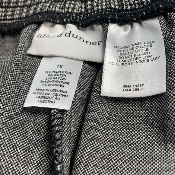 Alfred Dunner Ladies Slacks Pullon Elastic Waist Black White Checked Pattern 18 - Picture 4 of 6